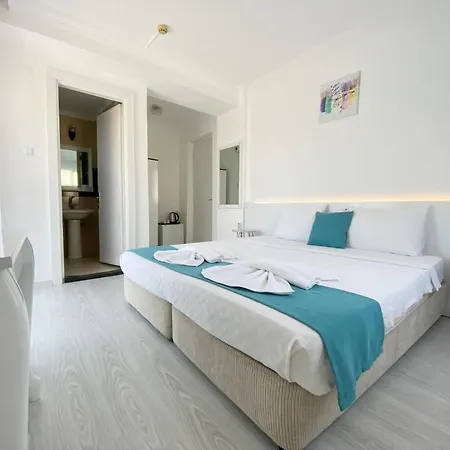 Minerva Port Hotel